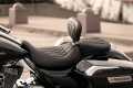 Mustang Wide Tripper Solo Seat with Backrest 14" Diamond black  - 537028