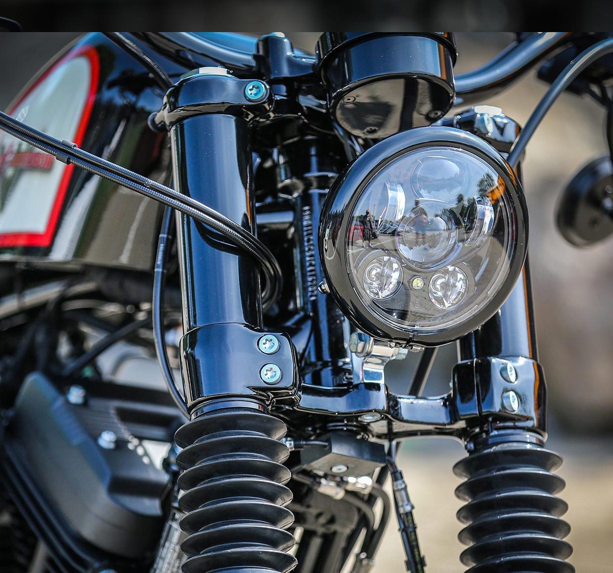 Gabel Cover Hülsen mit LED Blinker Harley Davidson Sportster Forty Eight 16-19 